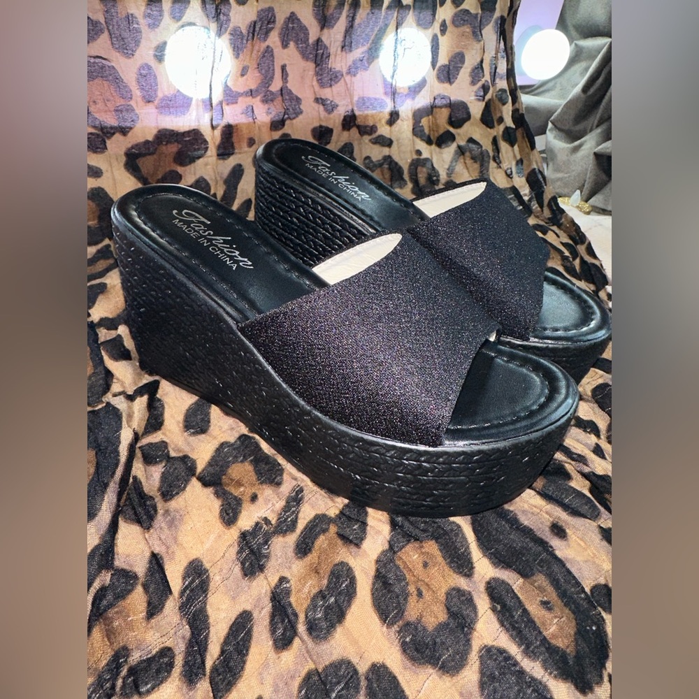 Wedges 6.5 / New